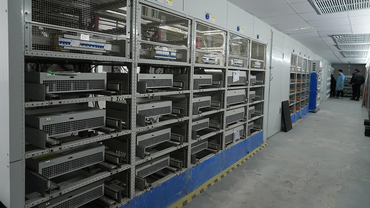 IkonMac aging room for full-load reliability testing